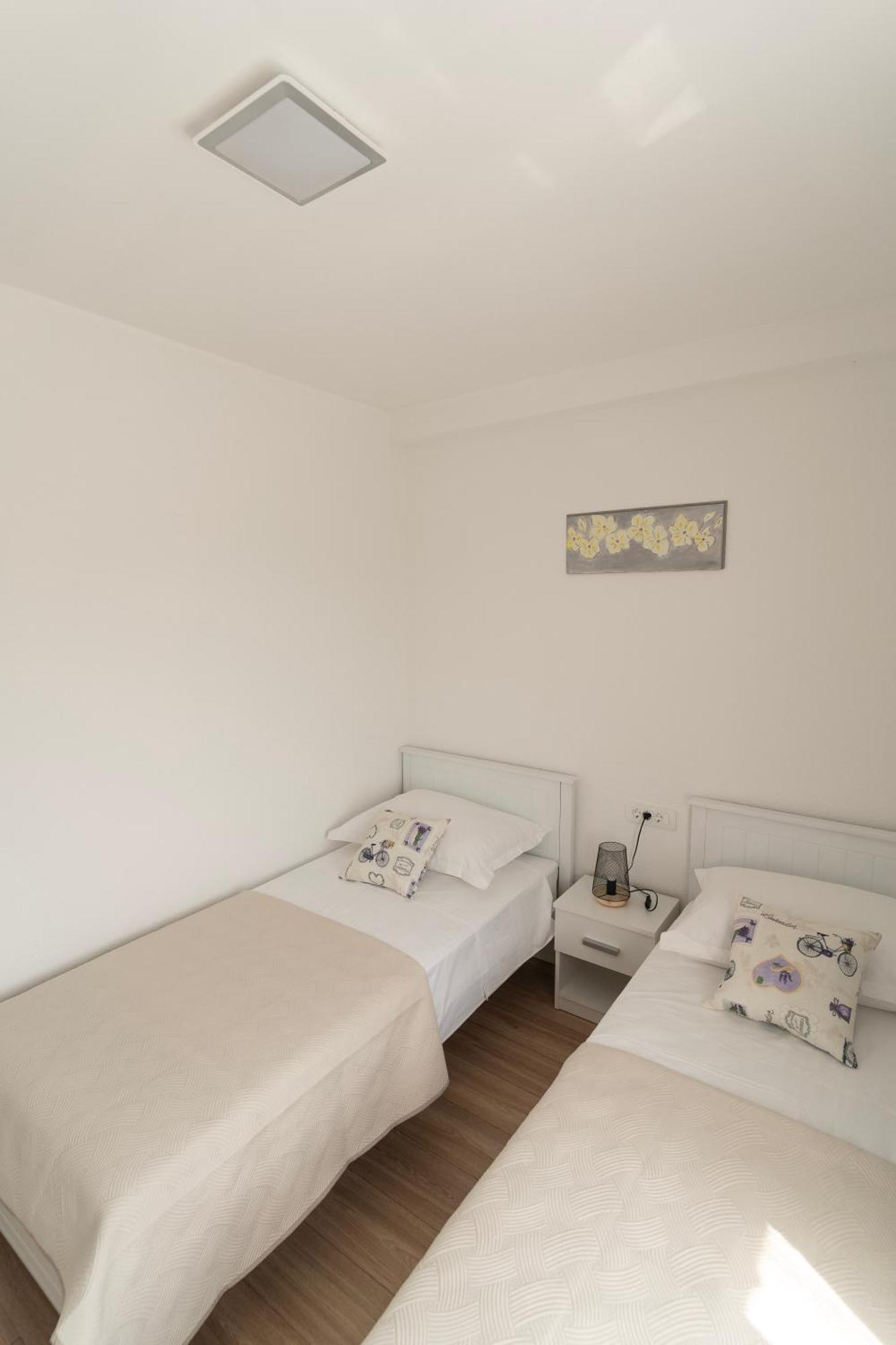 Pave&Ema Apartman Konjevrate Eksteriør billede