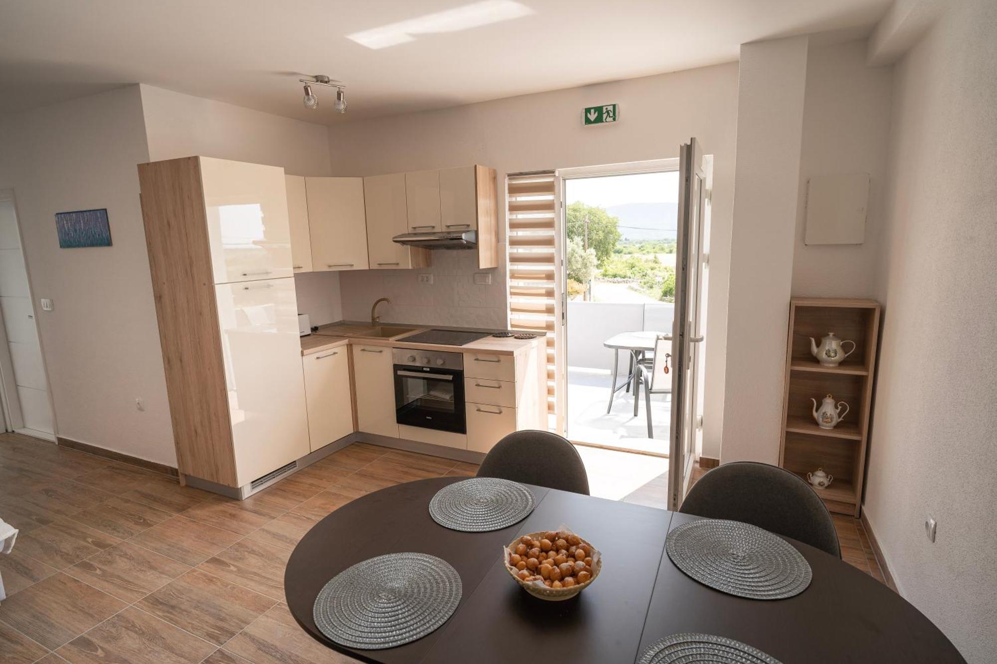Pave&Ema Apartman Konjevrate Eksteriør billede
